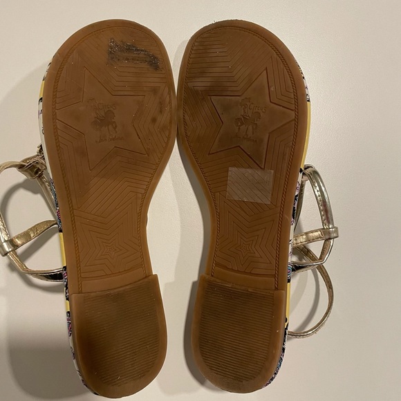 Sandals - Picture 2 of 3